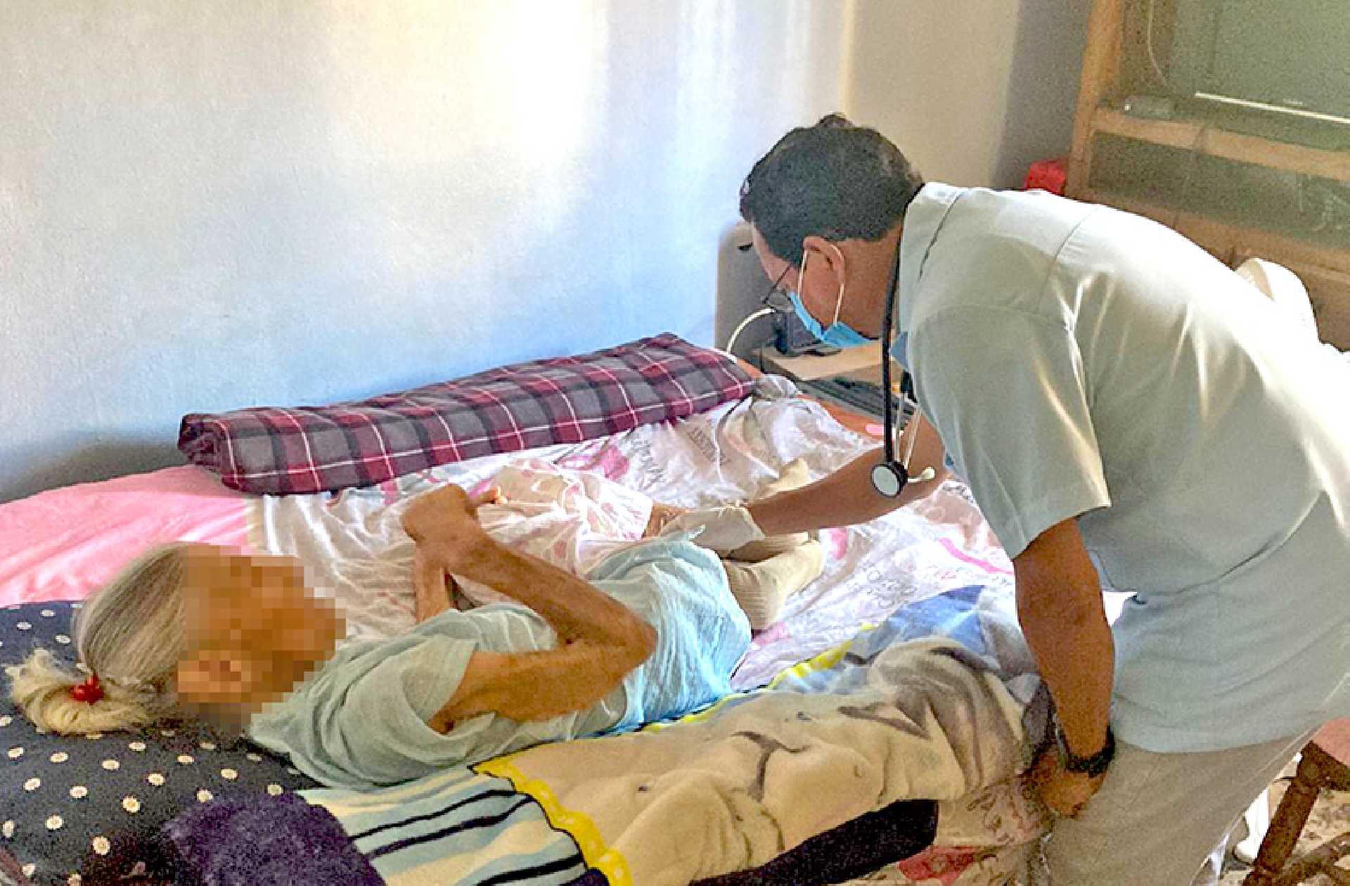 MÁS DE 160 VISITAS DOMICILIARIAS A PERSONAS DE LA TERCERA EDAD POSTRADAS HA REALIZADO SALUD ESTATAL