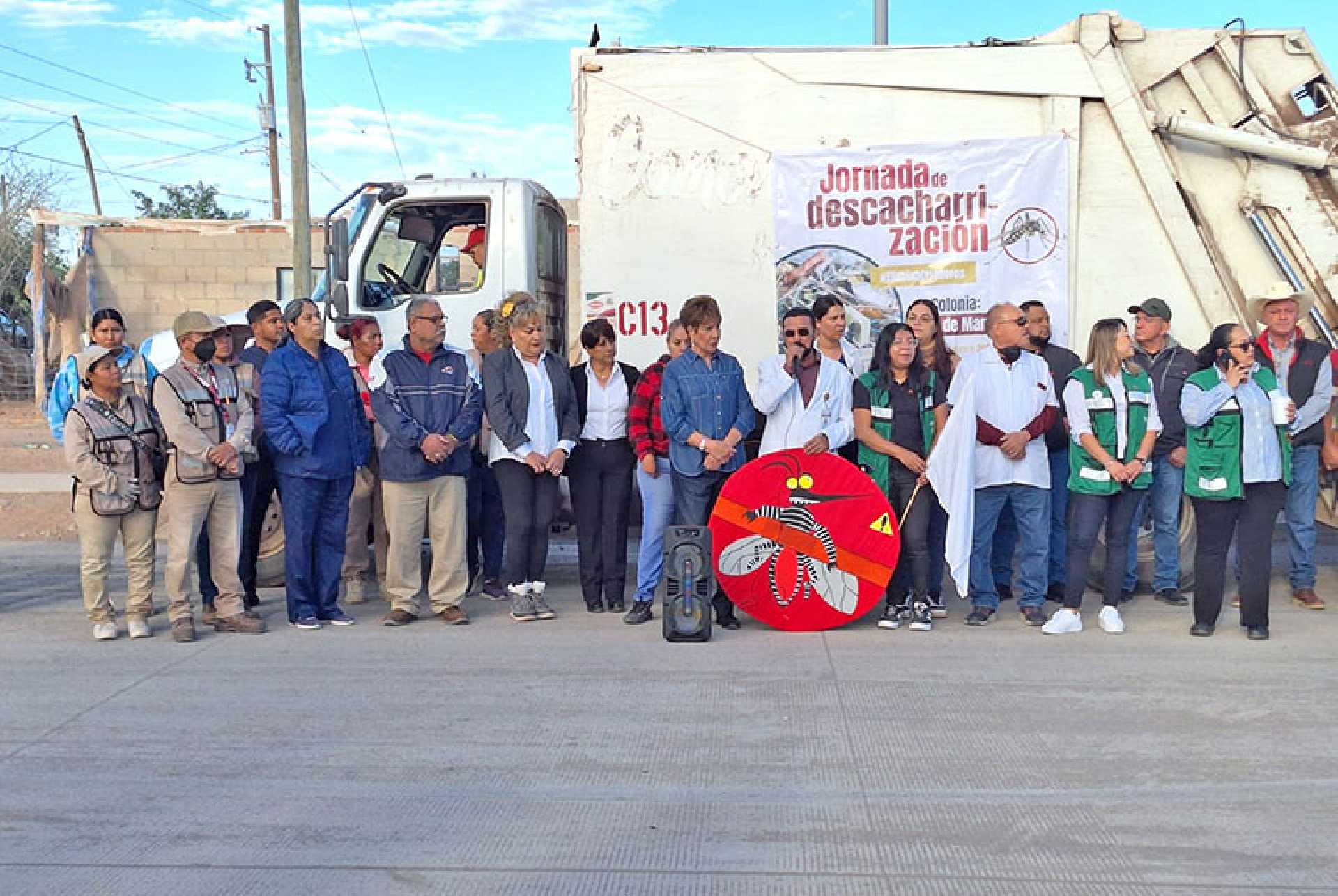 EFECTUÓ SALUD ESTATAL Y AYUNTAMIENTO DE COMONDÚ JORNADA DE DESCACHARRIZACIÓN CONTRA EL DENGUE