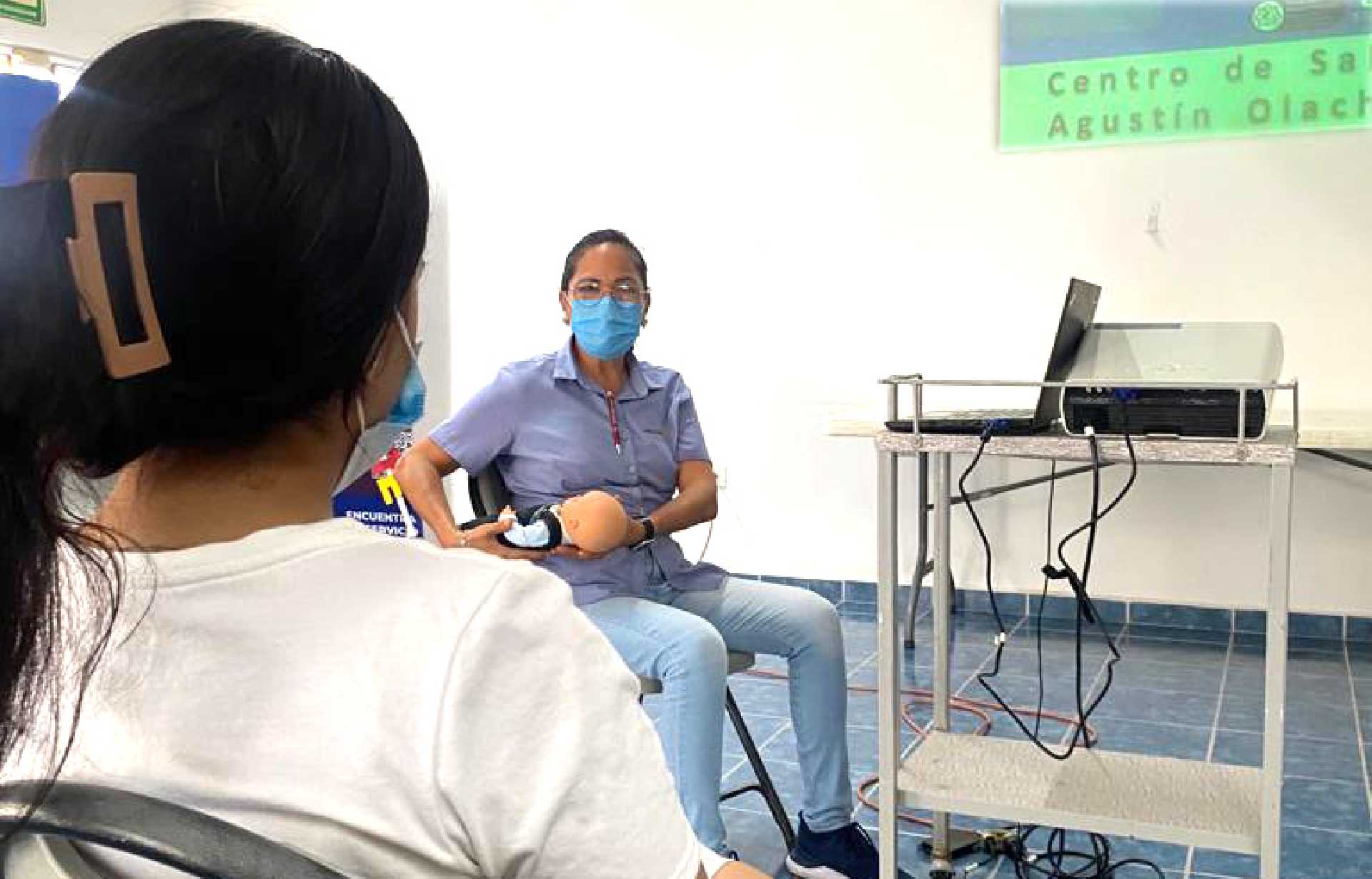 IMPARTE SALUD TALLERES SOBRE LACTANCIA MATERNA EN COLONIAS DE LA PAZ