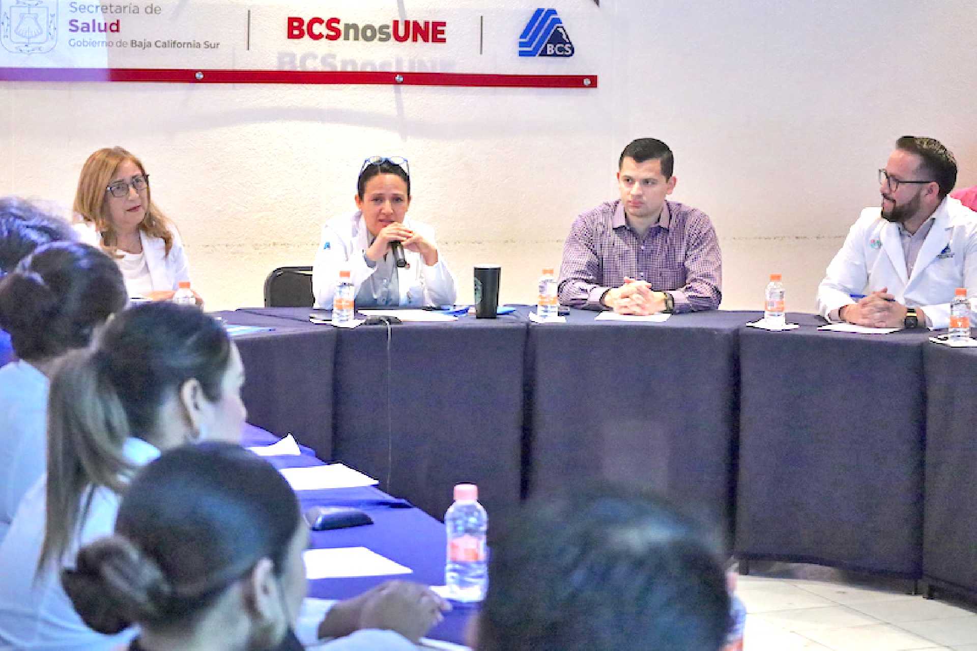 ESTABLECE ACUERDOS COMITÉ DE REFERENCIAS MÉDICAS PARA FORTALECER ATENCIÓN DE PACIENTES