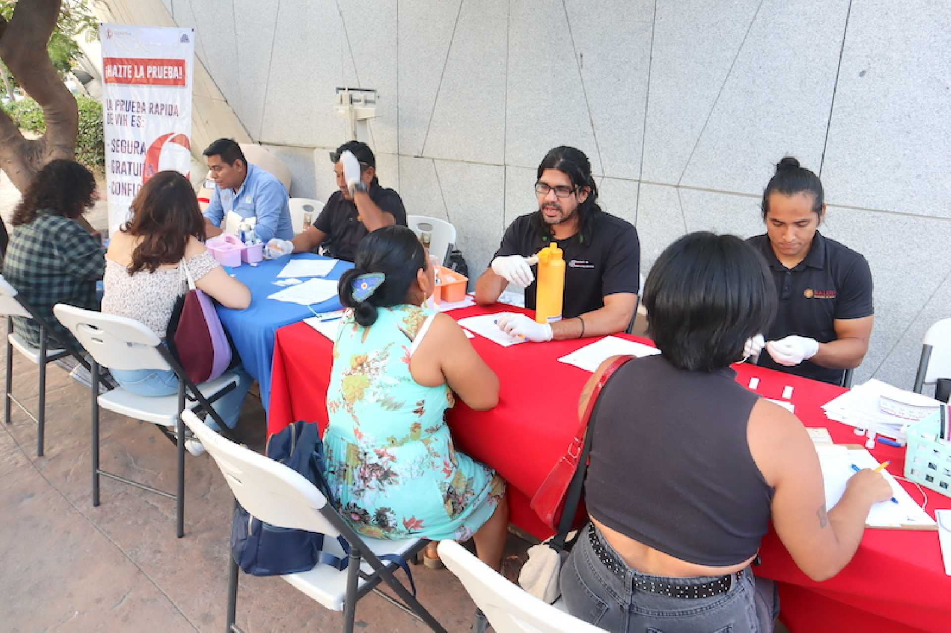 ACERCÓ SALUD ESTATAL ATENCIONES PREVENTIVAS A COMUNIDAD LGBTIQ+ DE LOS CABOS