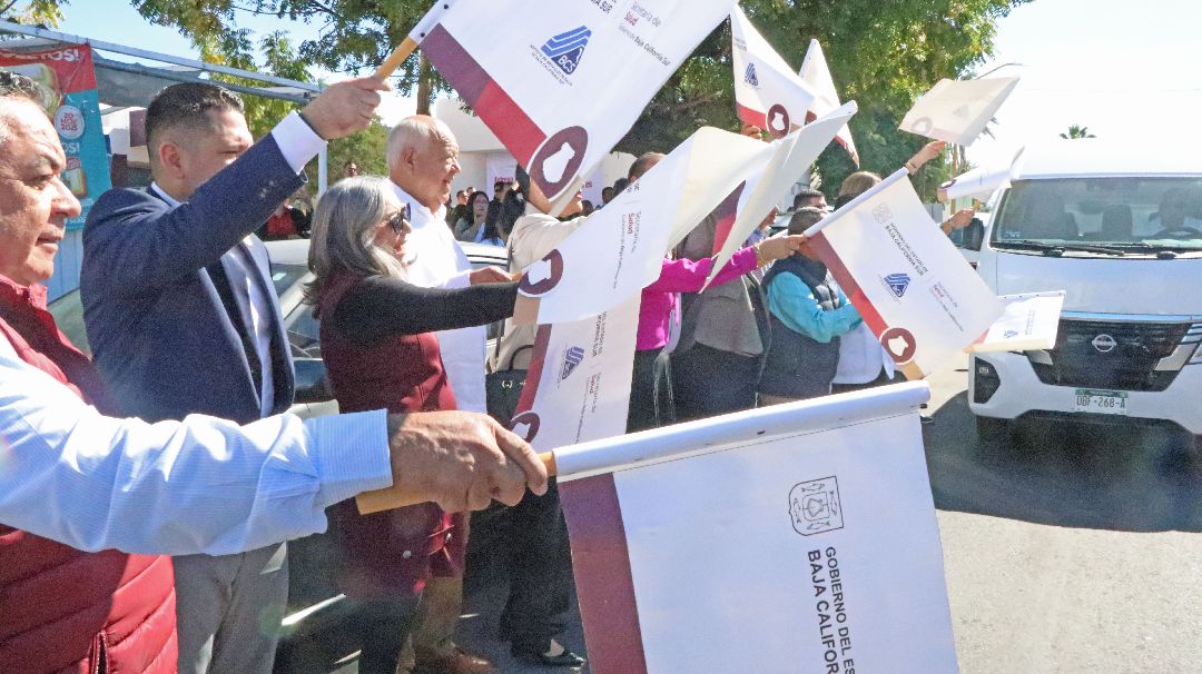 ENTREGA GOBIERNO ESTATAL NUEVA FLOTILLA DE VEHÍCULOS PARA FORTALECER PROGRAMAS DE SALUD PÚBLICA