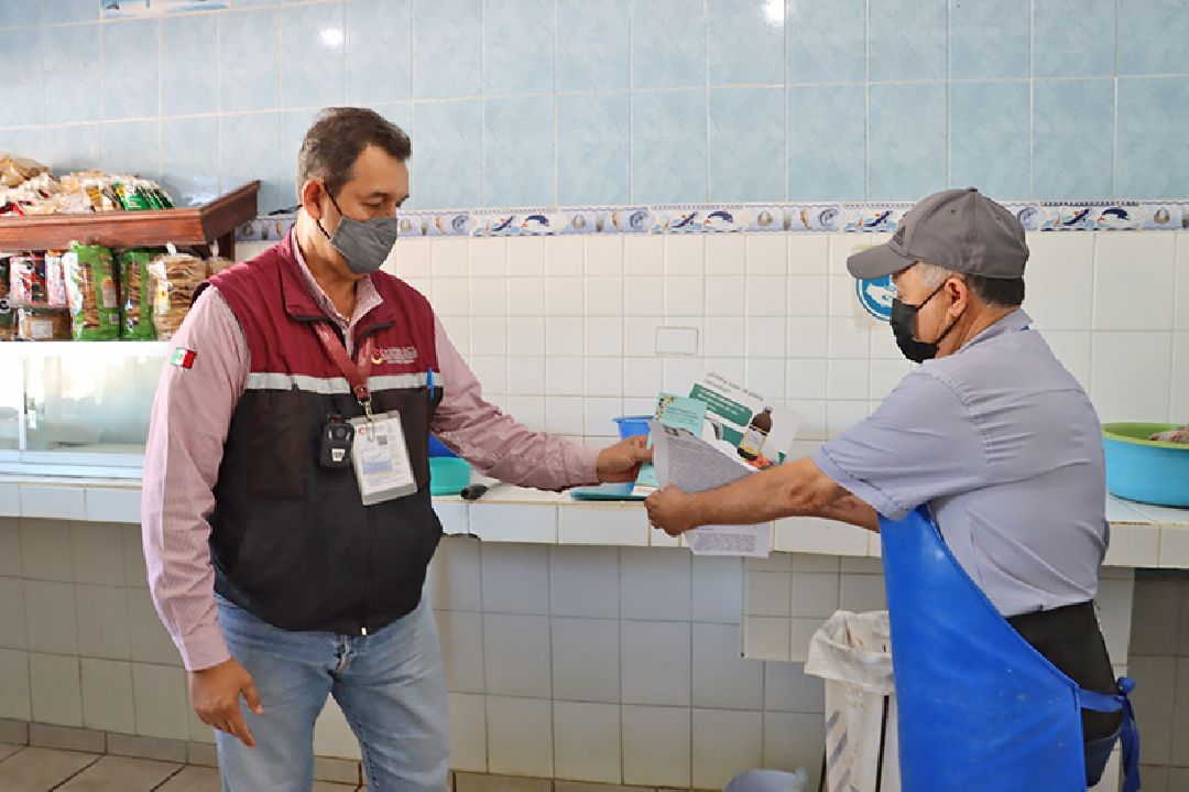 CON VERIFICACIONES A PUESTOS DE ALIMENTOS DESARROLLA COEPRIS SU OPERATIVO CUARESMA