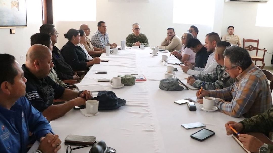 AVANZA EN COLONIAS DE LOS CABOS EL CICLO DE FUMIGACIÓN DESARROLLADO POR GOBIERNO DEL ESTADO
